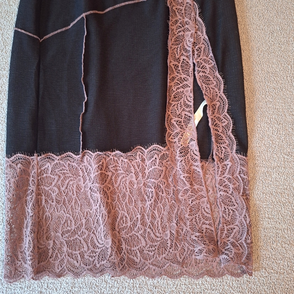 Black Lace-Trim Midi Skirt with Mauve Lace Inset - Picture 4 of 7